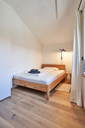 1 bedroom, free WiFi, bed sheets - Guesthouse 'Alte Seifensiederei - Astrid' with Shared Terrace, Garden, and Wi-Fi (Bad Tölz)