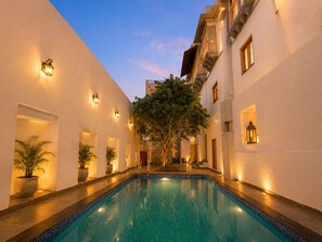 Outdoor pool - Amoraya — A Lake View Heritage Haveli (Old City Udaipur) (Udaipur)