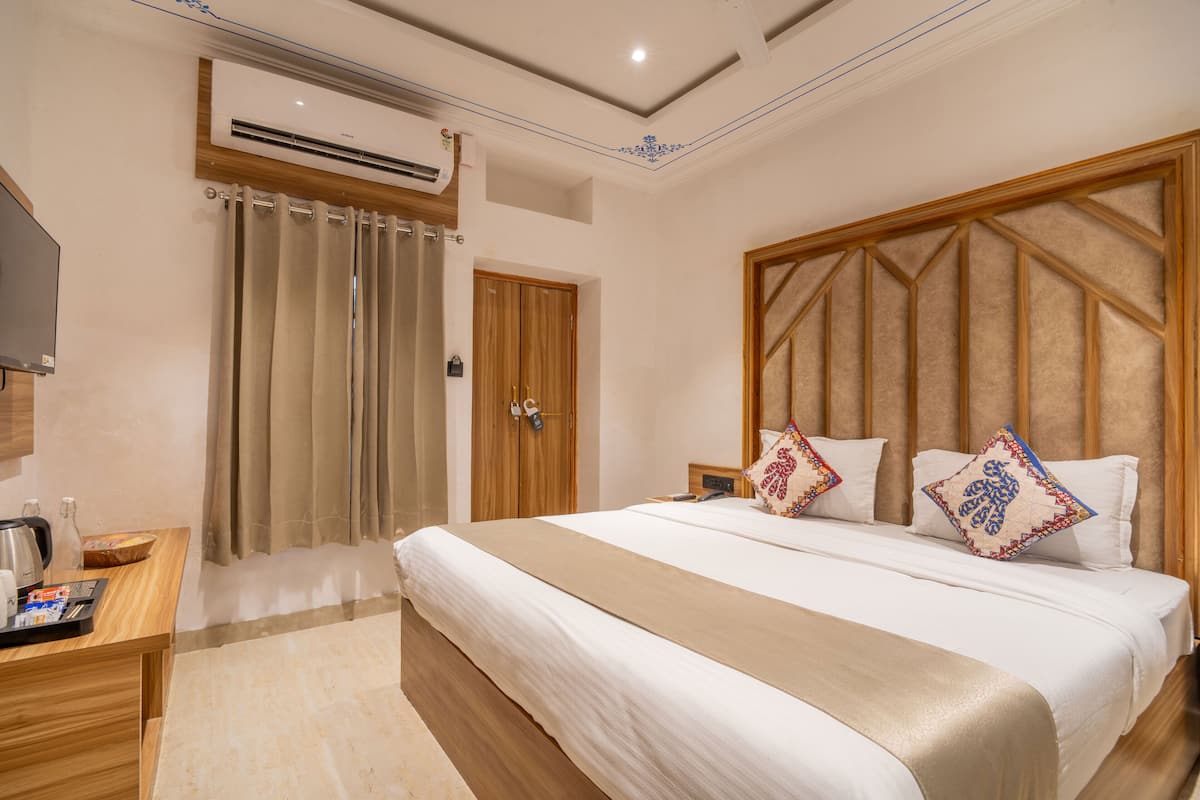 Superior Studio Suite | 1 bedroom, Egyptian cotton sheets, premium bedding, down comforters