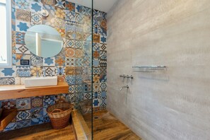 Dusche, Handtücher, Seife, Toilettenpapier