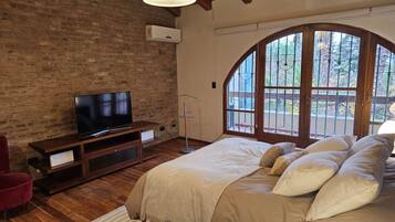 5 habitaciones, tabla de planchar con plancha y wifi gratis