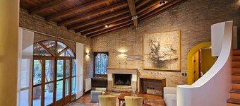 Espectacular casa en exclusivo  barrio privado