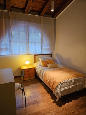 5 Schlafzimmer, Bügeleisen/Bügelbrett, kostenloses WLAN, Bettwäsche