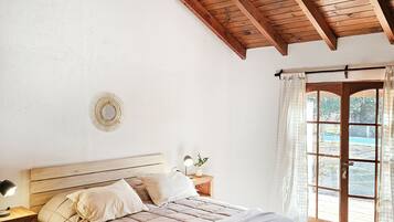 4 chambres, fer et planche à repasser, Wi-Fi gratuit, draps fournis