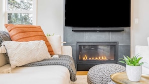 Villa (3 Bedrooms) | Interior - The Gem Estate by Avantstay Modern Farmhouse w/ Lavender Fields + Hot Tub (Bend)