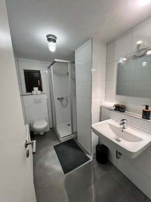 Shower, hair dryer, towels, soap - Gemütliche Ferienwohnung in Stadtnähe (Oldenburg)