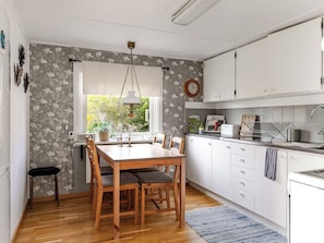 Kühlschrank, Mikrowelle, Ofen, Toaster
