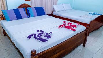 1 bedroom, individually furnished, desk, free WiFi