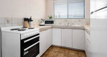 Boulder 3-bed, parking, garden. Ideal for hikers. Kalgoorlie Airport 1 km.
