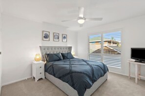 3 bedrooms, free WiFi, bed sheets - Lanigan`s - By the Bay (Saint Leonards)