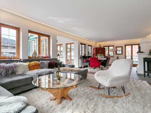 Accommodation for small groups, ski bus nearby