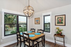 Dining - Fish, Grill, Relax |Gulf Breeze Fish Camp |2BR Canal Front Home |Close to Pensacola & Navarre Beach (Gulf Breeze)