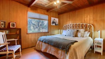 2 slaapkamers, een bureau, wifi, beddengoed