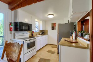 Frigorífic, microones, forn i placa de cuina 