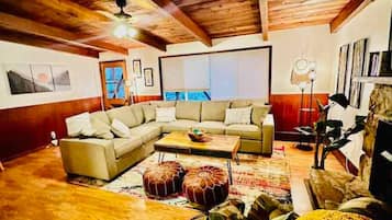 TV, fireplace, offices