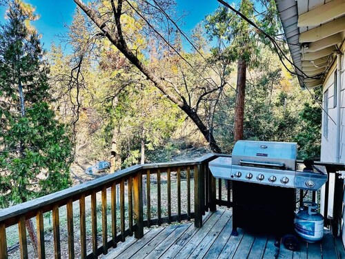 Cottage near Yosemite & Bass Lake, Orange Door