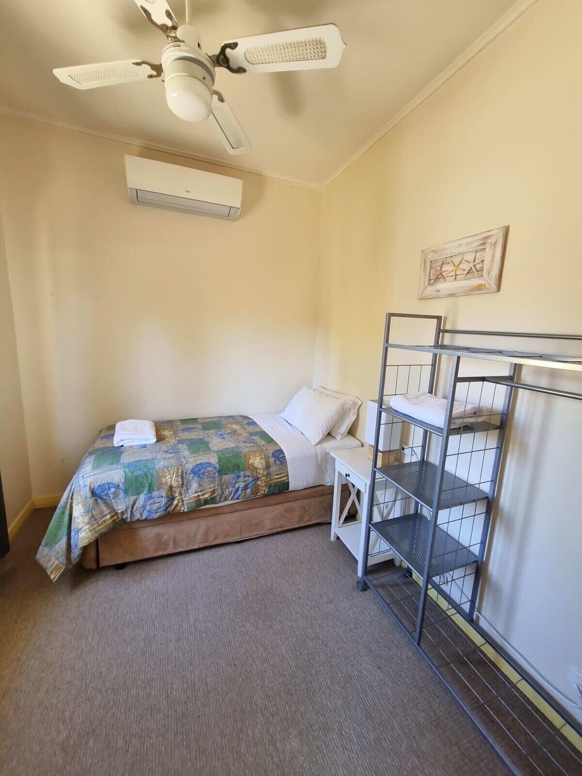 3 bedrooms, iron/ironing board, WiFi