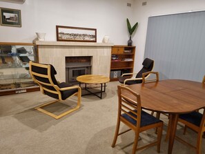 Dining - Kybunga by the Beach (part of Harriett's Cottage) (Largs North)