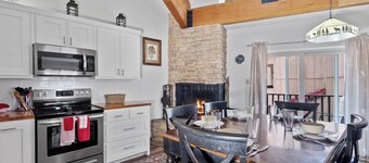 "Lifts West Condo 212" In town-near Platinum chair lift-Wifi-2 level