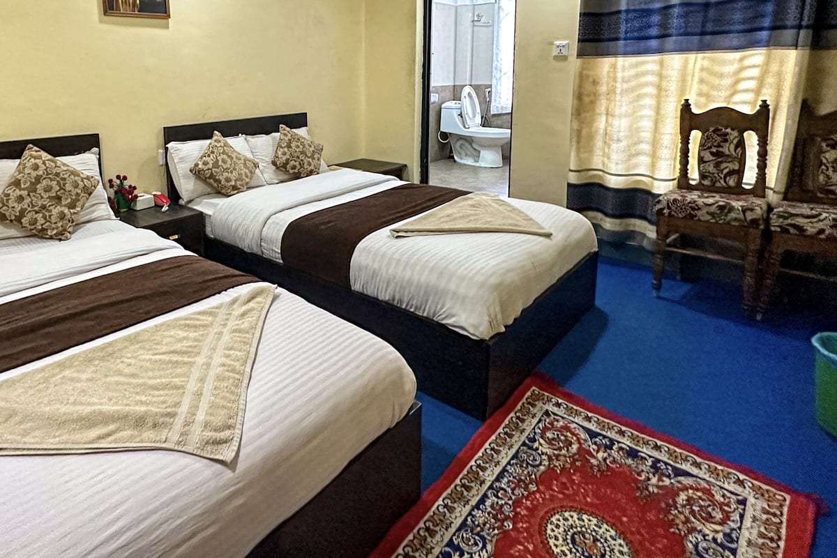 Familiekamer, 2 slaapkamers, allergievrij | Een bureau, gratis wifi, beddengoed