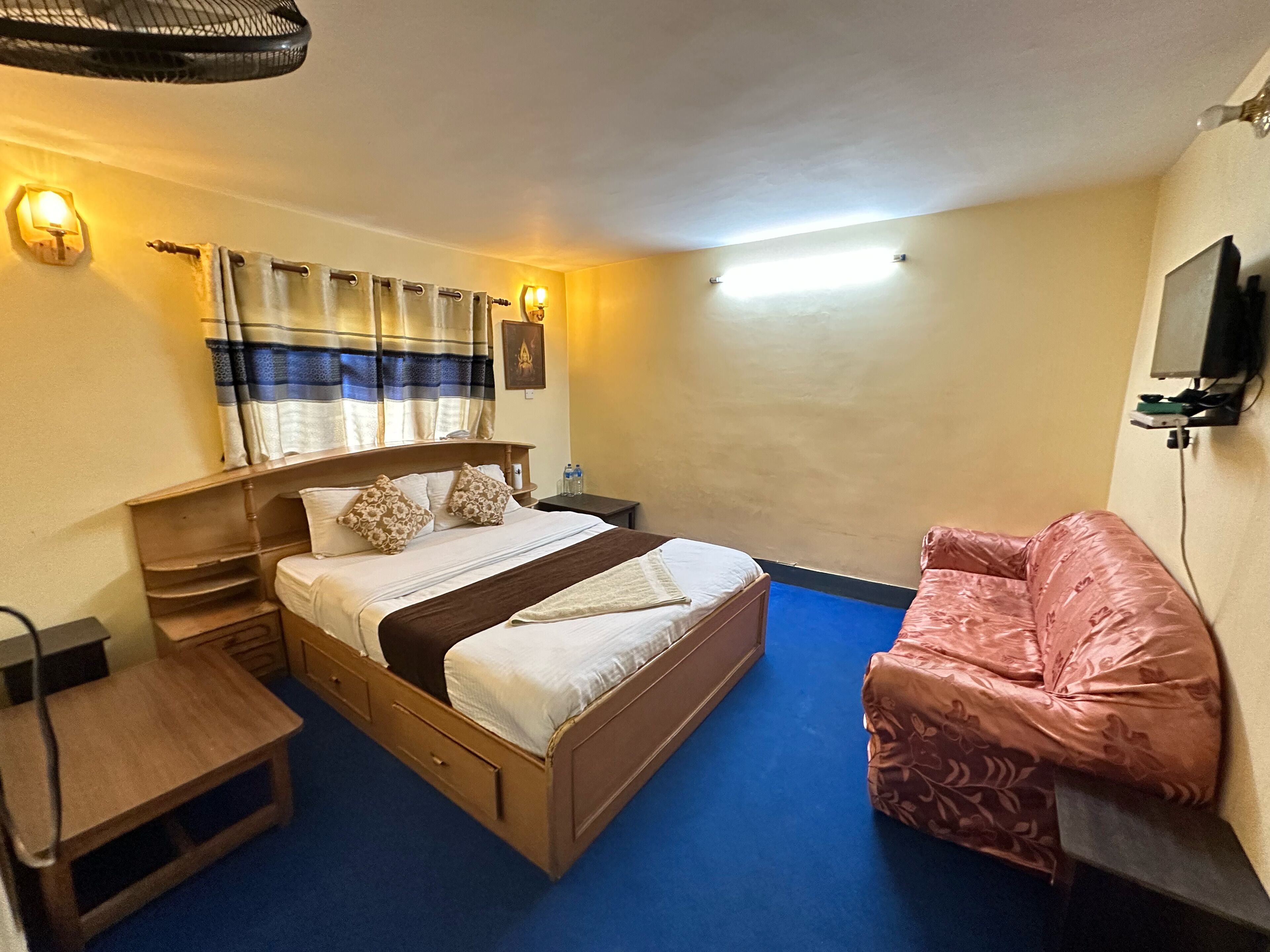 Deluxe-Zimmer, 1 King-Bett, allergikerfreundlich | Schreibtisch, kostenloses WLAN, Bettwäsche