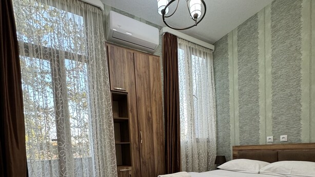 Soundproofing, free WiFi, bed sheets - Veranda L&G (Kutaisi)