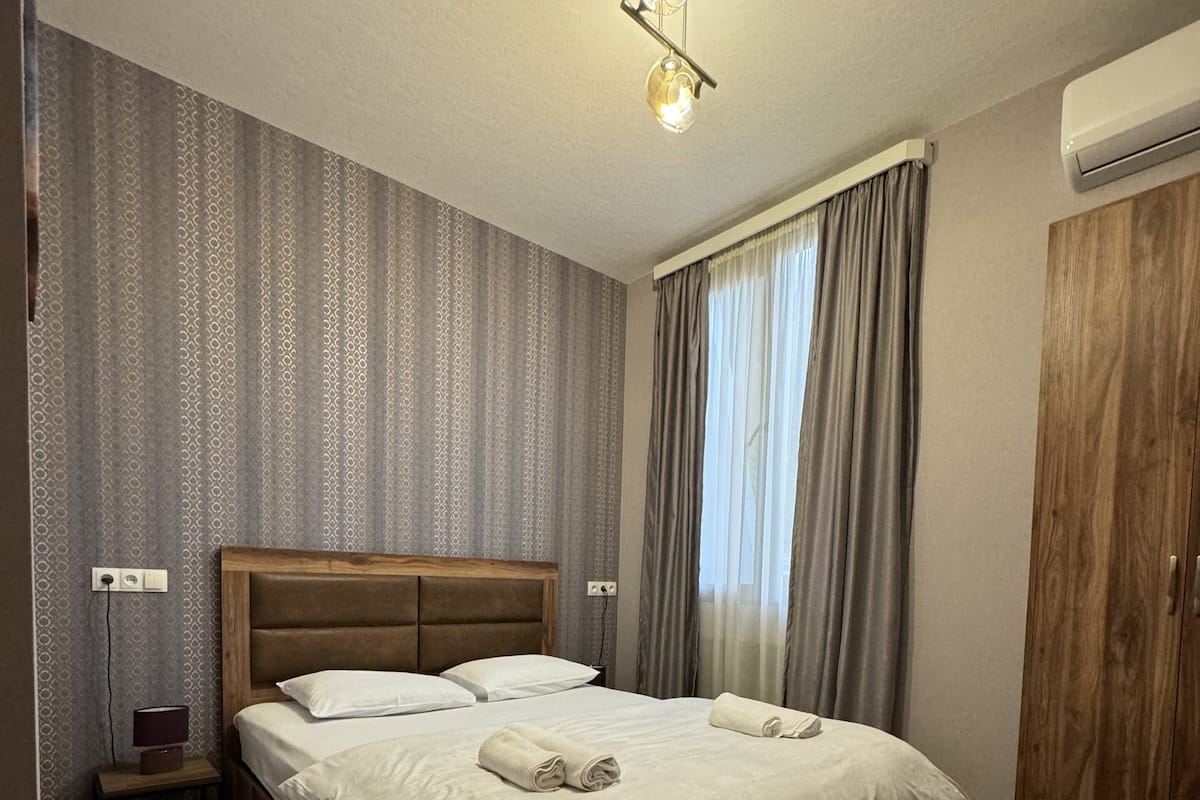 Sistema de insonorización, wifi gratis y ropa de cama 