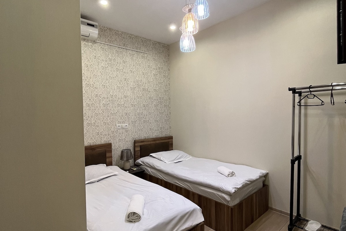 Economy kamer | Geluiddichte muren, gratis wifi, beddengoed