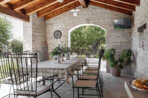 Outdoor dining
