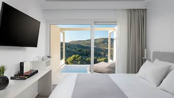 Junior Suite With Private Pool | Sábanas de algodón egipcio y ropa de cama de alta calidad