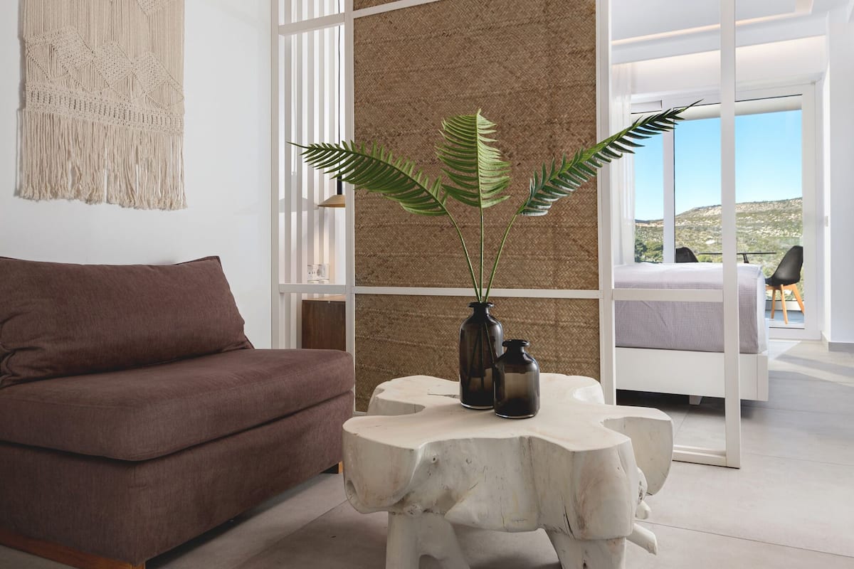 Superior Triple Room | Egyptian cotton sheets, premium bedding, pillowtop beds, minibar