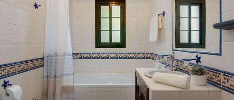 Een douche, handdoeken