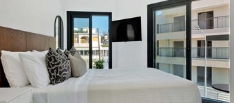 Phaedrus Living: Alkminis Seaside Suites Playa