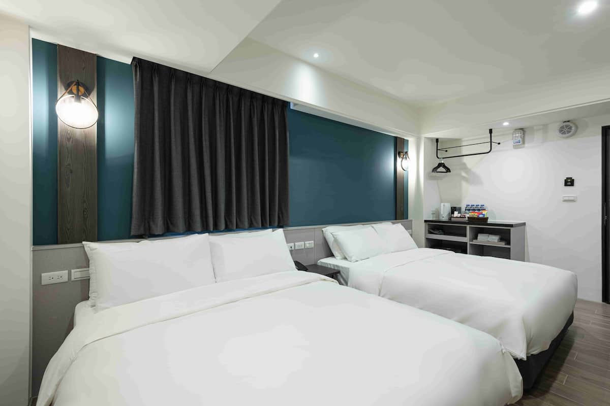 Standard Quadruple Room