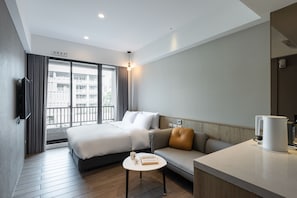 高級雙人房 | 羽絨被、免費迷你吧、遮光布/窗簾、隔音