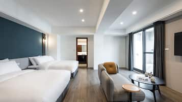 Luxury Quadruple Room | Down comforters, free minibar, blackout drapes, soundproofing