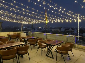 Terrace/patio - Oyster Pearl Near Medanta Hospital Sec39 (Gurugram)