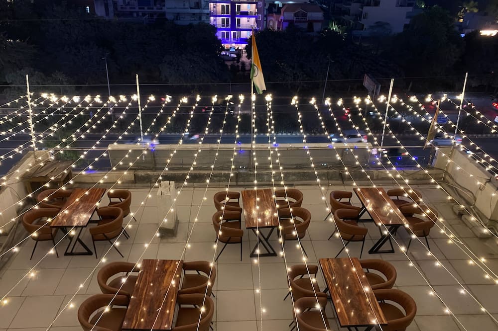 Oyster Pearl Near Medanta Hospital Sec39