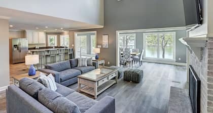 Private Dock, Hot Tub, Game Room, Firepit | Sunset Shores Resort | The Homestead