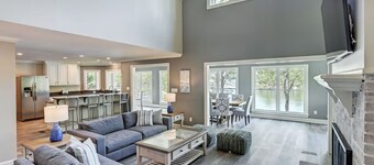 Private Dock, Hot Tub, Game Room, Firepit | Sunset Shores Resort | The Homestead