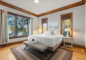 8 chambres, fer et planche à repasser, lit parapluie, Wi-Fi gratuit