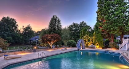 Sip, Sip Away by AvantStay | Pool + Hot Tub