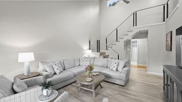 TV connectée, table de tennis de table