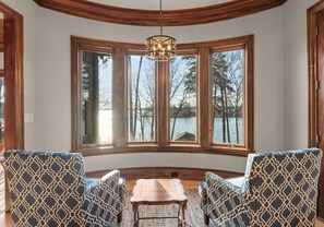 Interior - Sunset Shores Resort by AvantStay | Private Beach (Mooresville)