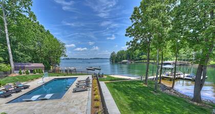 Private Dock, Boat Ramp, Saltwater Pool & Waterfront Firepit | Bright Water Cove