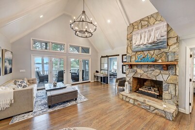 Lakefront Retreat • Hot Tub + Game Room + Dock | A Frame of Mind