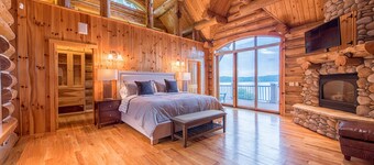 Azalea Retreat by AvantStay | Sleeps 34 & Pool