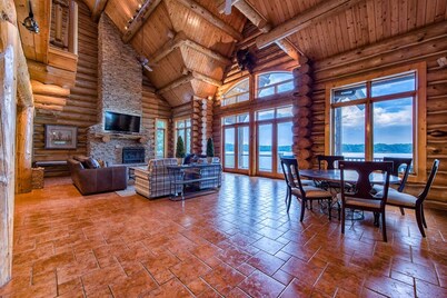Azalea Retreat- The Lodge by AvantStay | Best View
