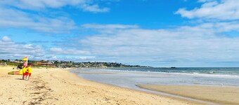 Long Island Beach House-gateway to Mornington Peninsalu! Walk to beach#Free WIFI