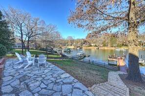 Terrace/patio - Dock Days by AvantStay | Swimming Platform, Dock (Denver)